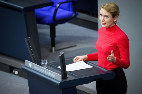 Ines Schwerdtner fordert eine klare Abgrenzung gegen die Politik von Donald Trump. (Archivbild) Foto: Bernd von Jutrczenka/dpa