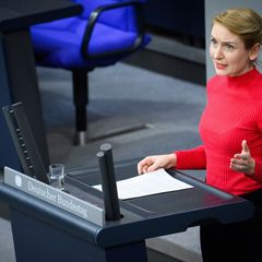 Ines Schwerdtner fordert eine klare Abgrenzung gegen die Politik von Donald Trump. (Archivbild) Foto: Bernd von Jutrczenka/dpa