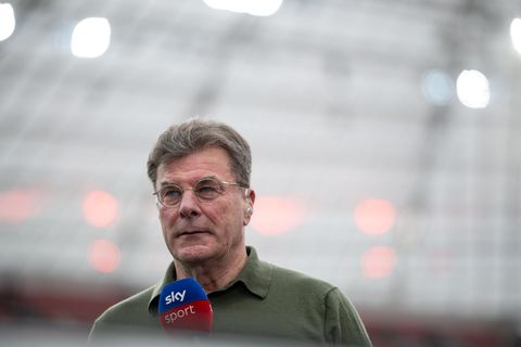 Wolfsburg Trainer Dieter Hecking fand Aussagen von Kevin Großkreutz zum VfL "despektierlich". (Archivbild) Foto: Fabian Strauch/