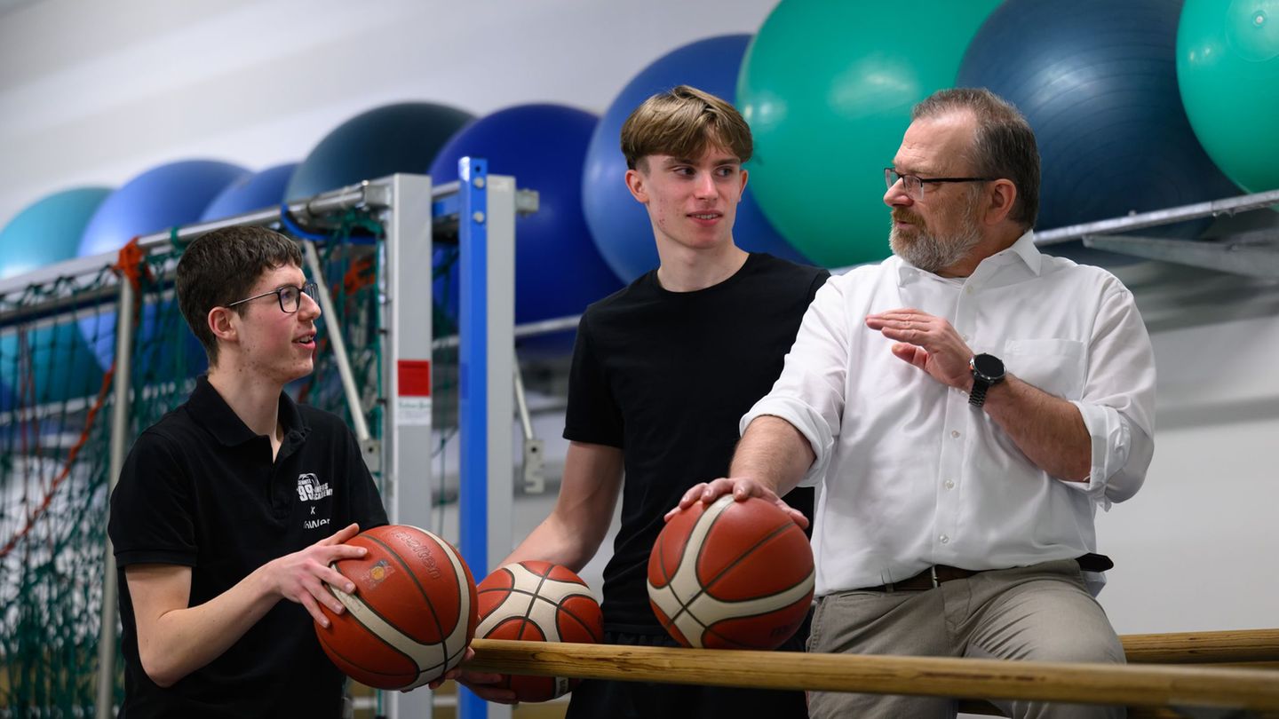 Sportliche Werte wie Teamgeist und Disziplin gelten auch für den Einstieg ins Berufsleben als wichtig. Foto: Hendrik Schmidt/dpa