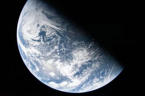 Blick aus dem All: Überwältigte Astronautin ruft ISS an
