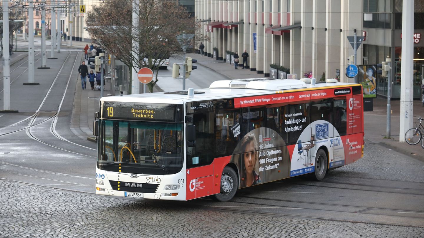 Ein Verband rechnet allein im Thüringer Linienbusverkehr mit Mehrkosten in Höhe von rund 25 Millionen Euro. (Archivbild) Foto: B