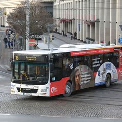 Ein Verband rechnet allein im Thüringer Linienbusverkehr mit Mehrkosten in Höhe von rund 25 Millionen Euro. (Archivbild) Foto: B