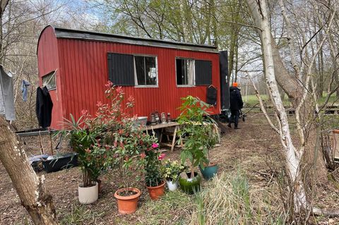 Der Bauwagen aus der ZDF-Reihe "Spreewaldkrimi" soll dauerhaft in der Stadt Lübbenau bleiben (Handout). Foto: Wolfgang Esser/Sta