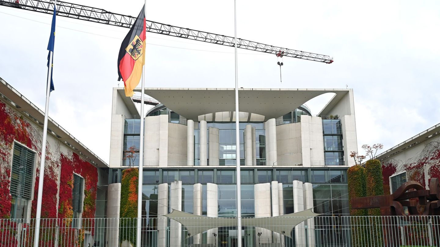 Rote Farbe am Kanzleramt: Kanzleramt beschmiert – 76-Jähriger festgenommen