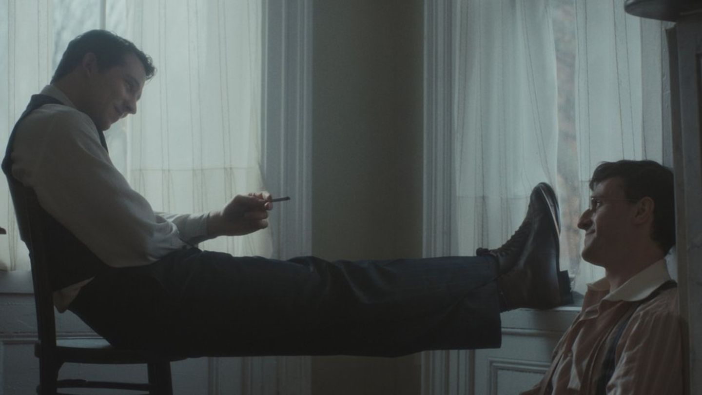 Lionel (Paul Mescal, re.) und Kommilitone David (Josh O'Connor) kommen sich durch ihre gemeinsame Musikleidenschaft näher.