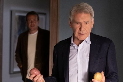 Harrison Ford (vorne) wird wie sein Kollege Jason Segel auch in der vierten Staffel von "Shrinking" zu sehen sein.