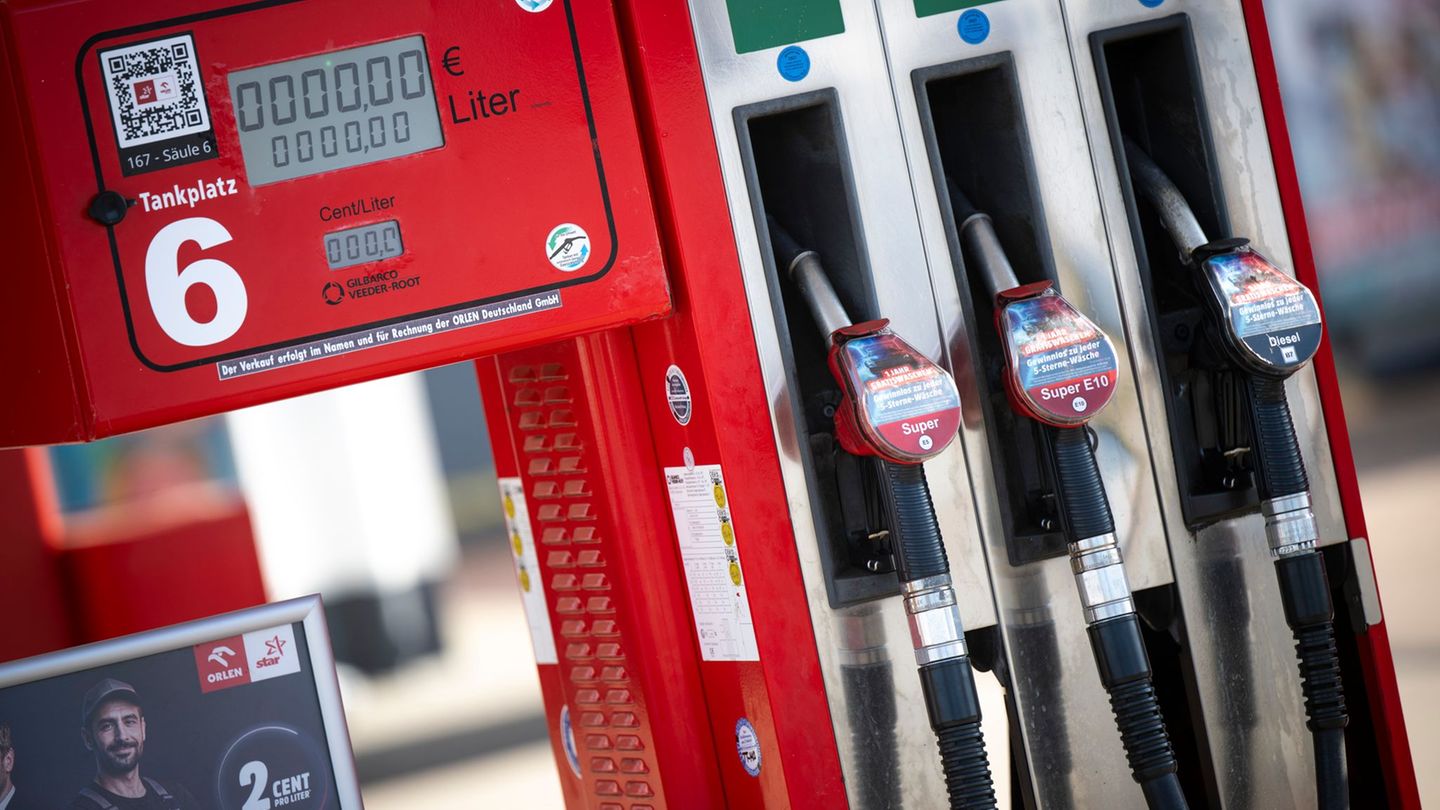 Teurer Sprit: Koalition: Energiepreis-Entlastungen trotz Waffenruhe nötig