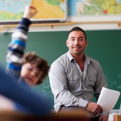Jan* ist Teilzeit-Lehrer in Hamburg und seit einem Jahr Vater. Im Gespräch berichtet er über die Hindernisse im Arbeitsalltag