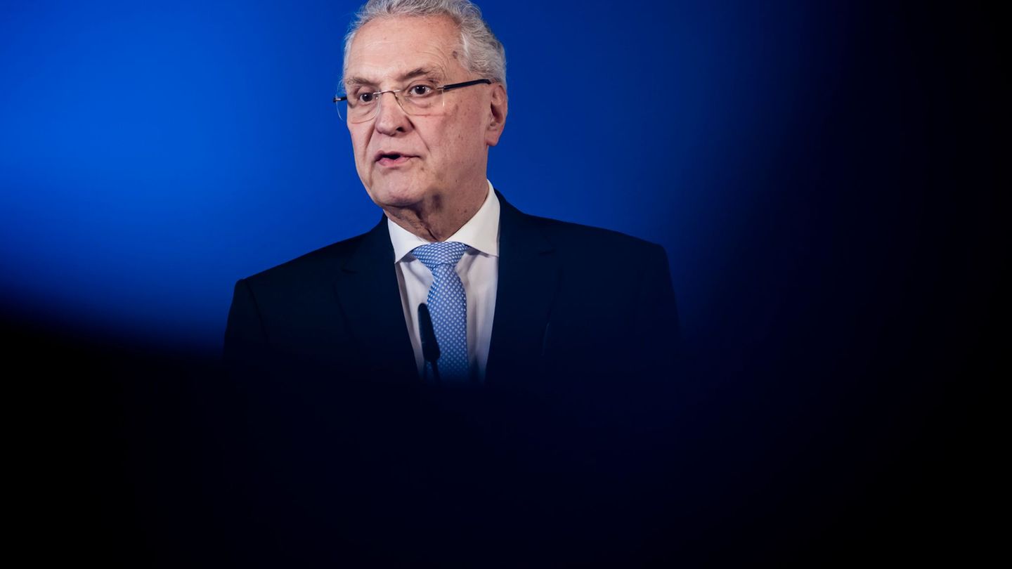 Schwarzfahren entkriminalisieren? Bayerns Innenminister bremst. (Archivbild) Foto: Christoph Soeder/dpa