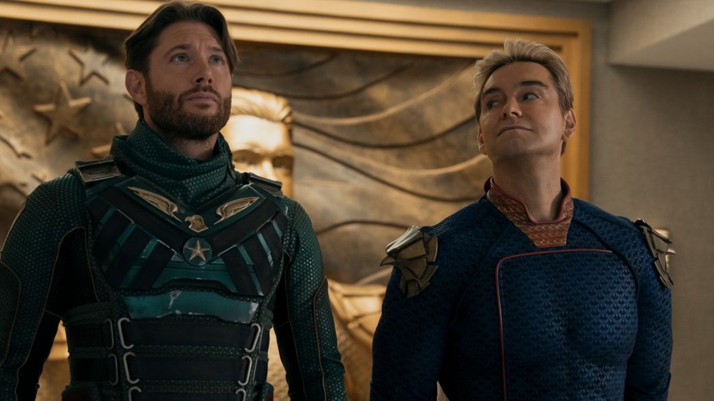 Rückkehrer Jensen Ackles (l.) und Antony Starr in "The Boys".