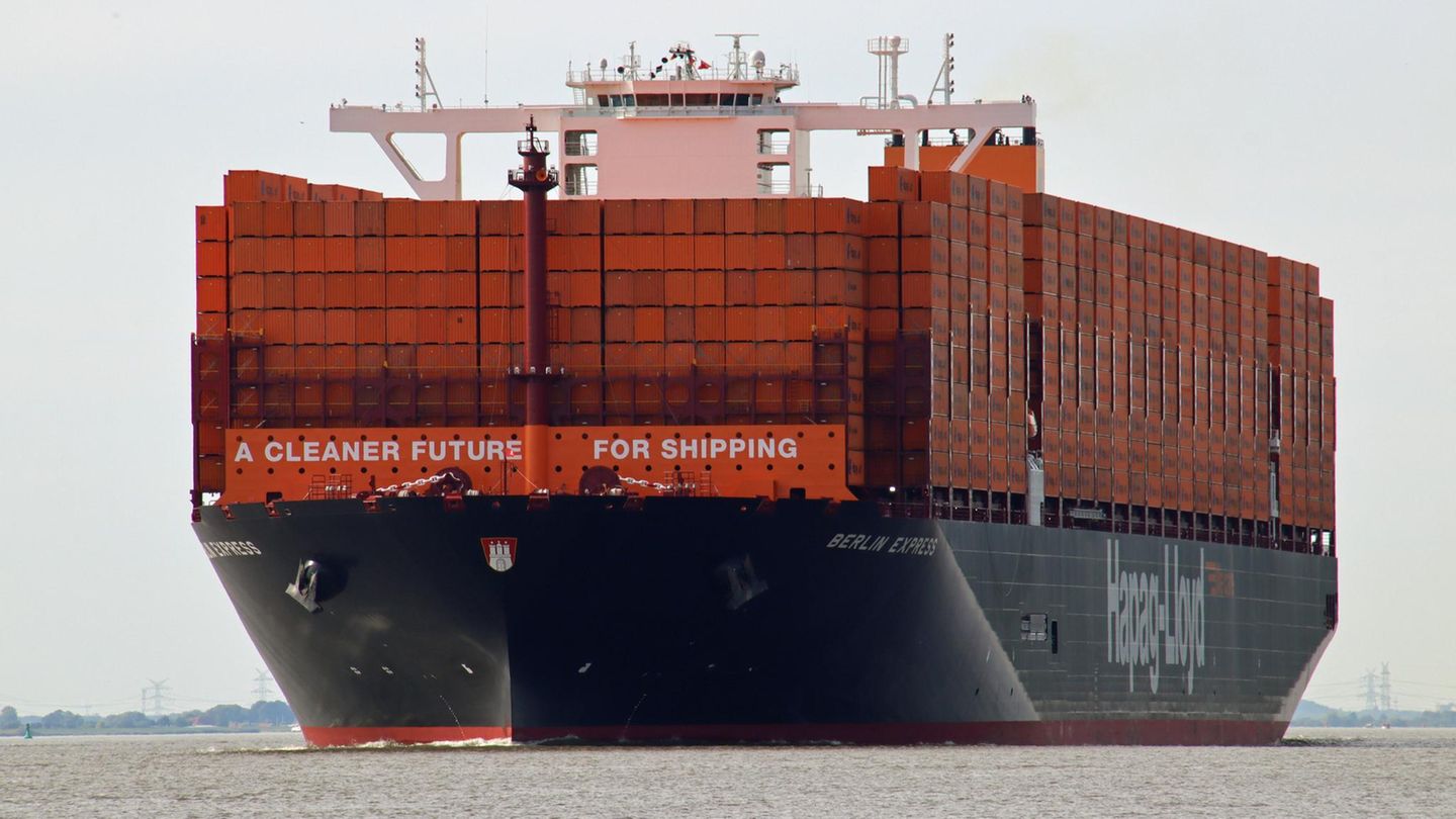 Straße von Hormus: Reedereien lassen Schiffe noch nicht fahren