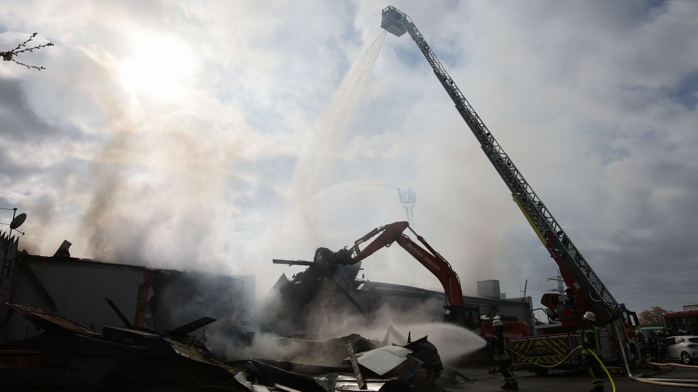 Großbrand: Disco-Feuer in Kehl: Brandermittler vor Ort