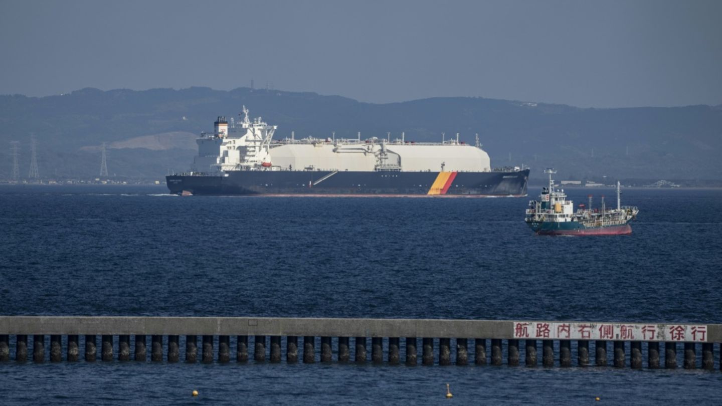 Experten rechnen trotz Iran-Waffenruhe noch monatelang mit wirtschaftlichen Folgen