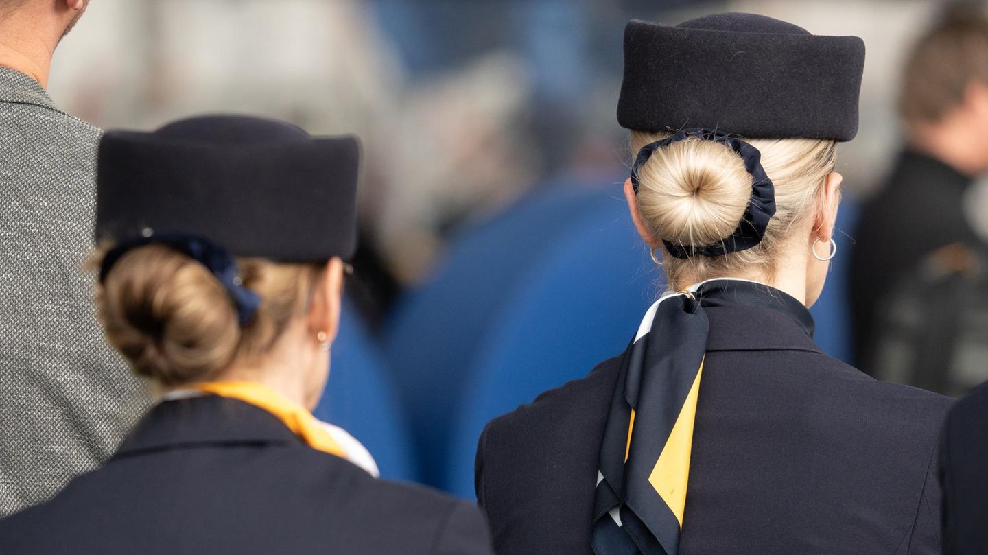 Tarifstreit: Lufthansa-Flugbegleiter kündigen für Freitag Streik an