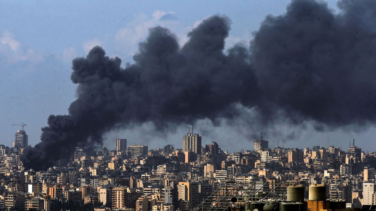 Nach israelischer Lesart gilt die Waffenruhe nicht für den Libanon. Der Iran sieht das anders. Foto: Marwan Naamani/dpa