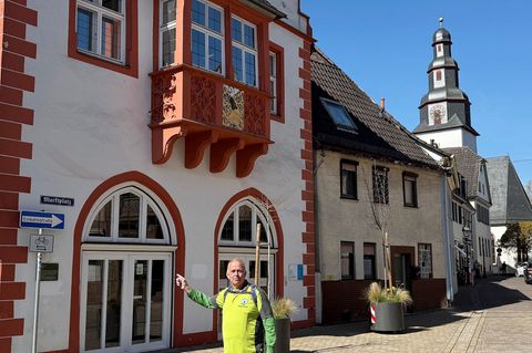 Nicht nur durch Wälder und Felder, sondern auch durch Städte wie hier Nidderau-Windecken führt die Bonifatius-Route. Foto: Micha