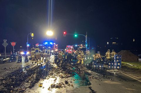 Die Feuerwehr hatte viel zu tun. Foto: Polizei/Polizeiinspektion Stadtsteinach/dpa