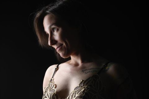 Escort: Jay posiert in Dessous