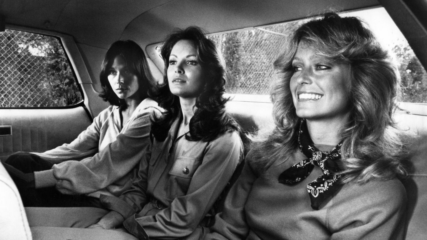 Drei Engel für Charlie: Kate Jackson, Jacyln Smith und Farrah Fawcett auf dem Rücksitz eines Autos