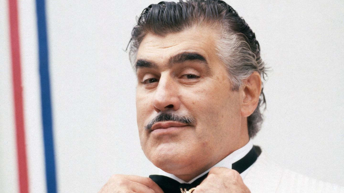 Mario Adorf in Kir Royal