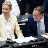 AfD-Fraktionsvorsitzende Alice Weidel und Tino Chrupalla im Bundestag