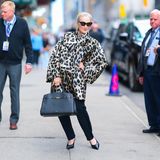 Meryl Streep in einem Mantel mit Leopardenmuster
