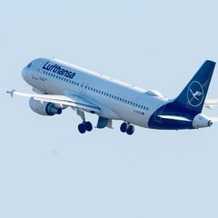 Der Streik der Lufthansa-Flugbegleiter betrifft am Freitag auch den BER. (Archivbild) Foto: Soeren Stache/dpa