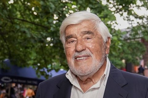 Im September 2025 feierte Mario Adorf seinen 95. Geburtstag. Dabei kam er auch auf das Thema Tod zu sprechen.