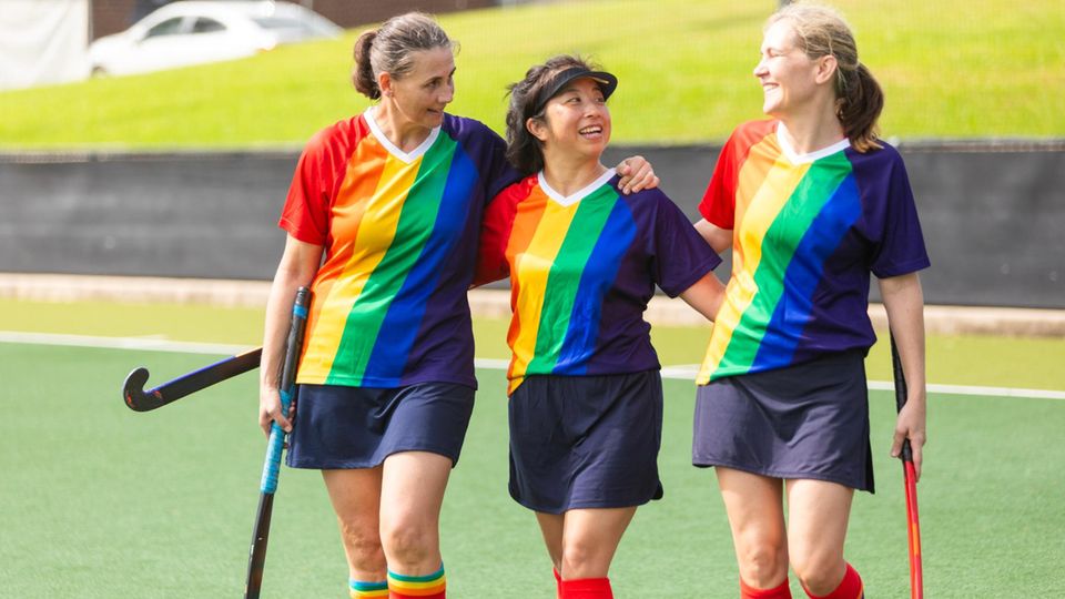 Freunde finden im Sportverein Hockey