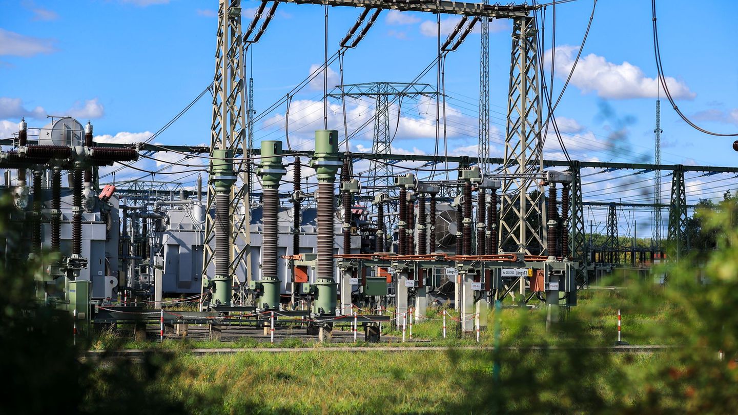 Mitnetz will 2026 in zahlreiche Großprojekte investieren, darunter der Aus- und Neubau von Umspannwerken und Hochspannungsleitun