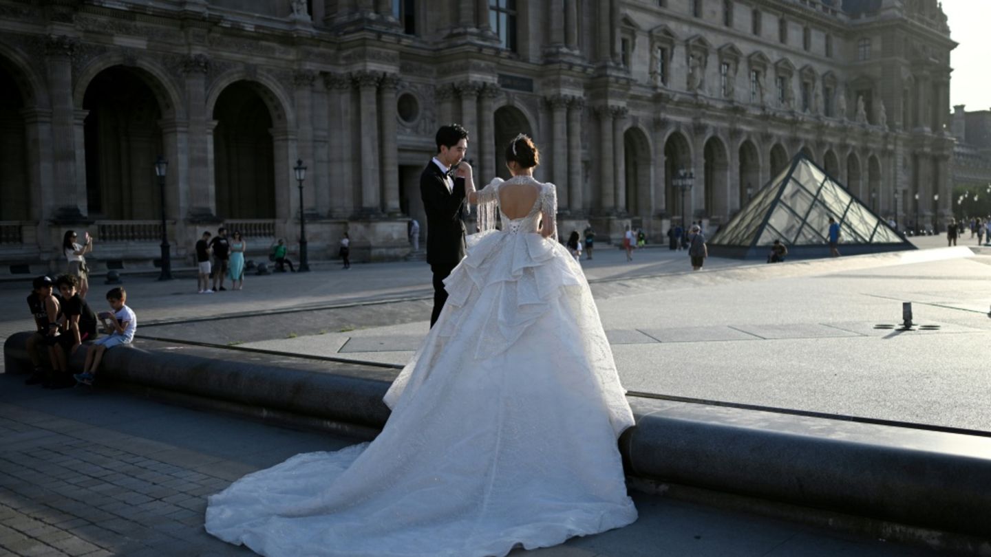 Hochzeitspaar in Paris