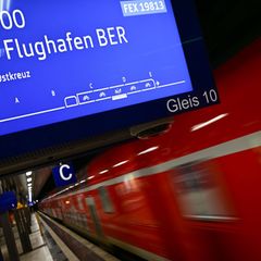 Wegen Bauarbeiten kommt es zwischen Berlin und dem Flughafen BER am Wochenende zu Einschränkungen im Regionalverkehr. (Archivbil