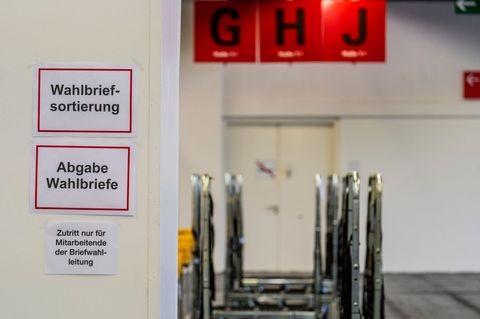 Kam es bei der Kommunalwahl in Frankfurt zu Manipulationen? (Symbolbild) Foto: Andreas Arnold/dpa