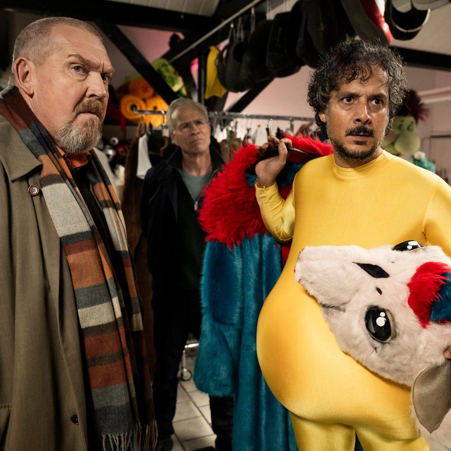 Der „Tatort“ aus Köln heißt „Showtime“: Die Kommissar Freddy Schenk (Dietmar Bär) und Max Ballauf (Klaus J. Behrendt) befragen den Puppenspieler Yassins Meret (Erkan Acar, r)