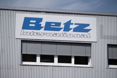 Die Spedition Betz International meldet Insolvenz an. (Archivbild) Foto: Marijan Murat/dpa
