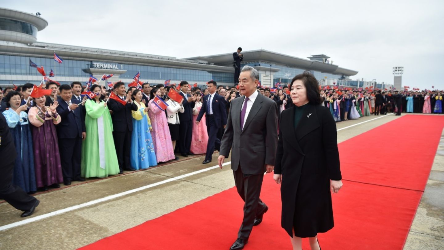 Wang wird in Pjöngjang empfangen