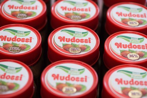 Einige Nudossi-Dosen könnten Salmonellen enthalten. (Archivbild). Foto: picture alliance / Sebastian Kahnert/dpa-Zentralbild/ZB