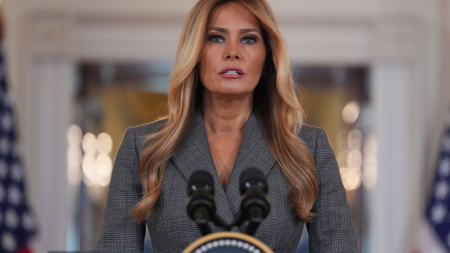 Epstein-Akten: Melania Trump streitet engere Verbindung zu Epstein ab
