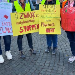 Gesundheitsminister Hoch bestellt Pflegekammer-Vorstand ein. (Symbolbild) Foto: Alexandra Schug/privat/dpa