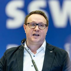 Auch SSW-Fraktionschef Christian Dirschauer fordert die Auszahlung eines Klimageldes. (Archivbild) Foto: Axel Heimken/dpa