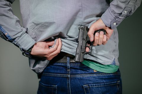 Mehr als 400 Schusswaffen befinden sich in Sachsen in den Händen von Rechtsextremisten (Symbolbild). Foto: picture alliance / ZB