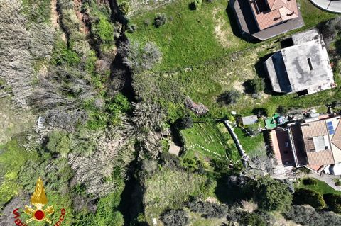 Unwetter mit heftigen Regenfällen haben die Erde Anfang der Woche in Süditalien wieder in Bewegung gesetzt. Foto: -/Vigili Del F