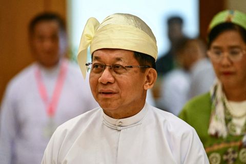 Ex-Junta-Chef Min Aung Hlaing am Freitag bei seiner Ankunft im Parlament von Myanmar