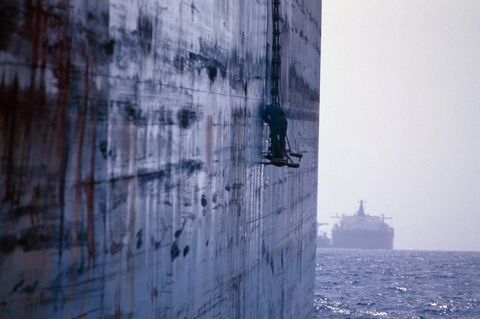 Reparatur eines Öltankers nahe der Straße von Hormus