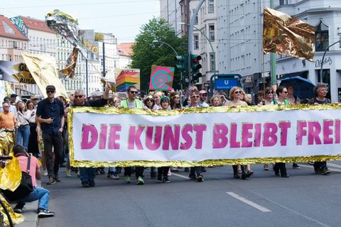 Für die Kunstfreiheit wurde in Berlin schon 2019 demonstriert. (Archivbild) Foto: Annette Riedl/dpa