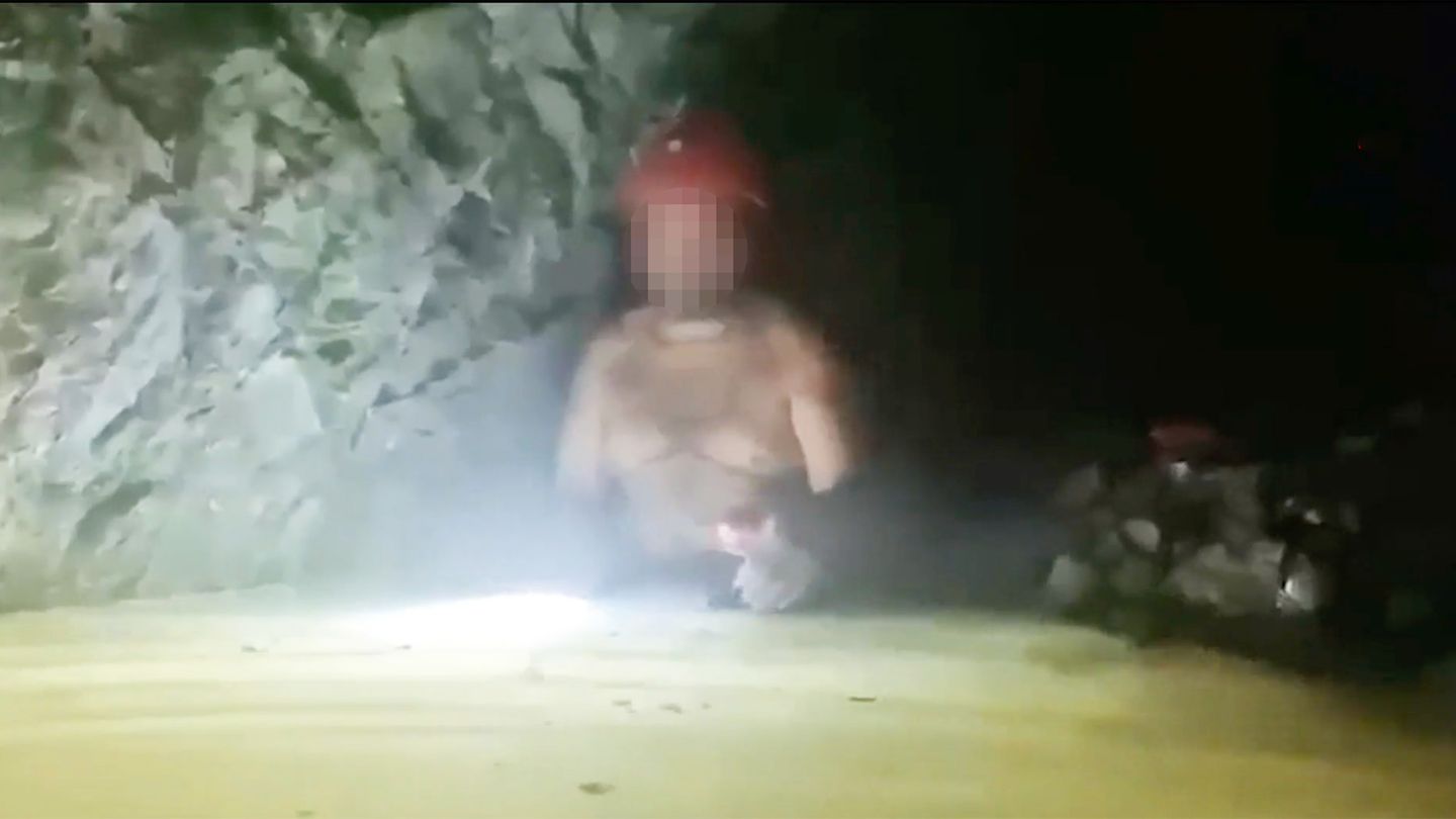 Moment der Rettung im Video: „Unglaubliche Nachricht“: Arbeiter überlebt zwei Wochen in eingestürzter Mine