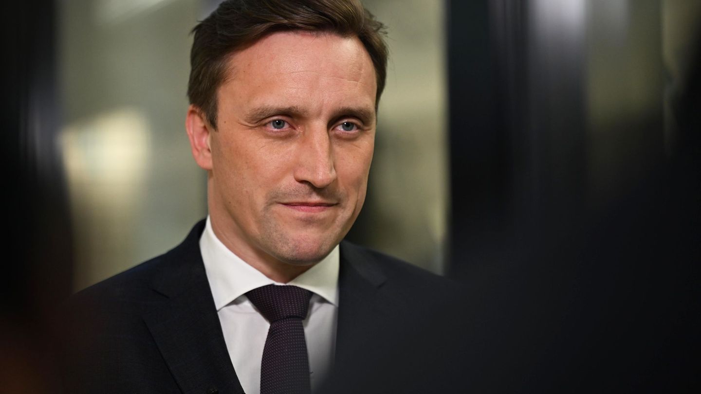 In der Deepfake-Affäre der niedersächsischen CDU-Fraktion findet Fraktionschef Sebastian Lechner klare Worte – das Video sei "fr