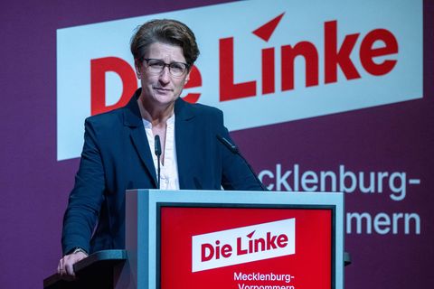Die Ermittlungen gegen die Linke-Politikerin Wenke Brüdgam wegen einer heruntergerissenen Deutschlandfahne sind eingestellt word