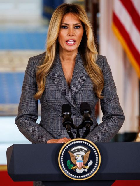 Melania Trump gibt eine Erklärung ab.